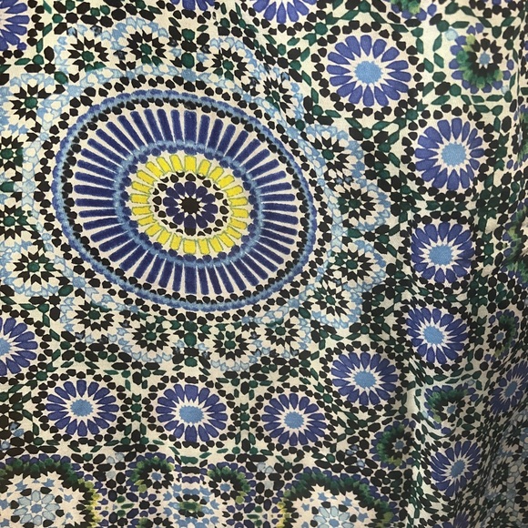 A Banana Republic colourful skirt in size 6 petite - Picture 4 of 9